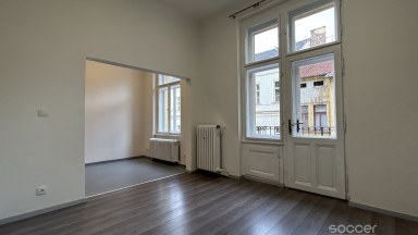 Pronájem bytu 2+1 s balkonem v centru Prahy. 