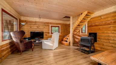 Prodej stavebního pozemku 1 300 m² se srubem, Stará Boleslav – Vestecká.