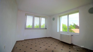 Pronájem pěkného bytu 3+kk 55 m2  v centru Neveklova, okres Benešov.